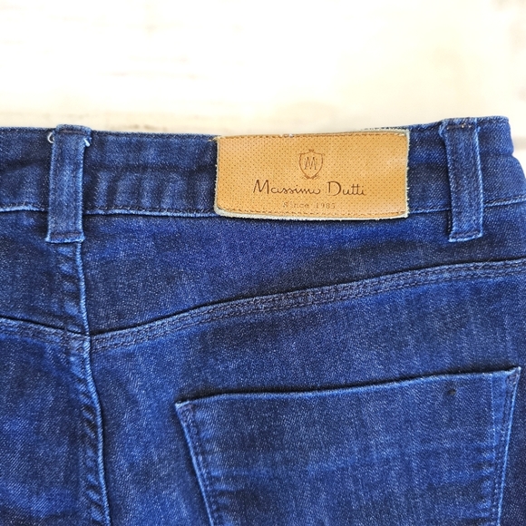 Massimo Dutti Dark Denim Blue Jeans Lightweight Semi Flare Mid Rise Fray Bottoms - Picture 6 of 8
